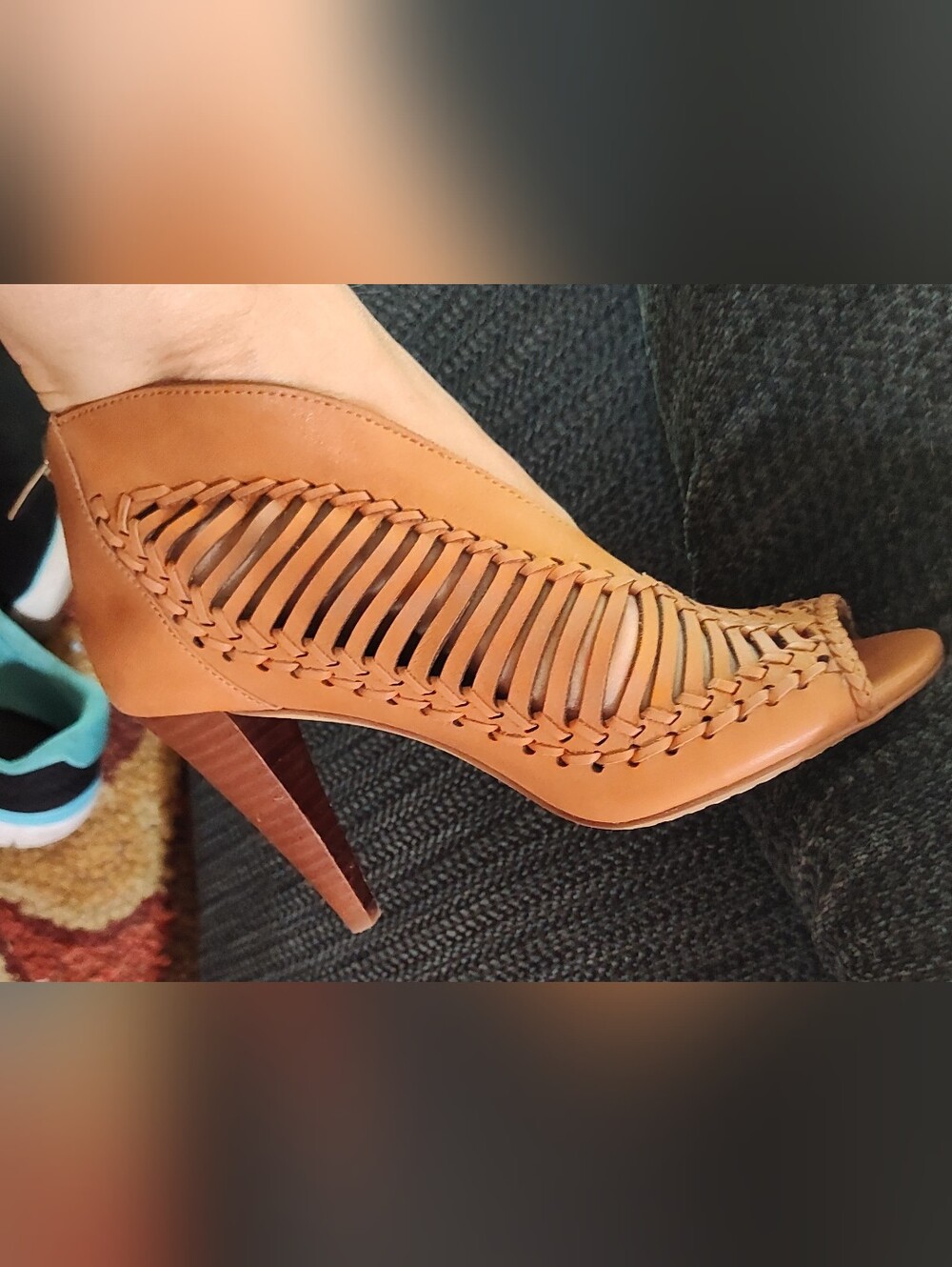 7M Leather Upper Vince Camuto Sandal Open Toe Shoe High Heels